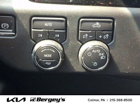 Used 2023 Chevrolet Silverado 1500 LT AWD/4WD image 25