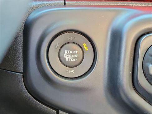 Certified 2020 Jeep Gladiator Rubicon AWD/4WD image 18