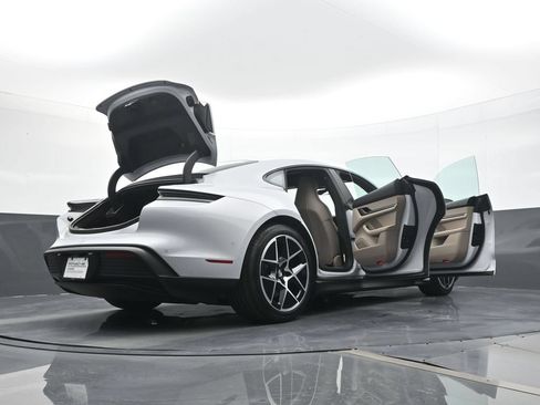 Used 2025 Porsche Taycan RWD image 28