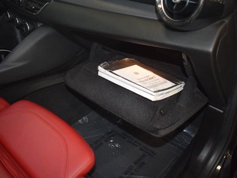 Used 2022 Alfa Romeo Giulia Veloce image 20