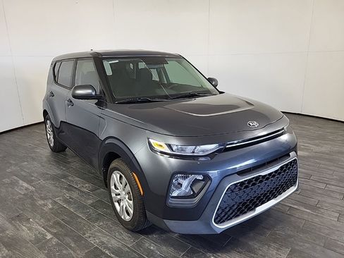 Used 2020 Kia Soul LX image 3