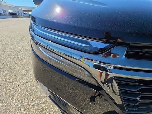 Used 2023 Chevrolet Equinox RS AWD/4WD image 36
