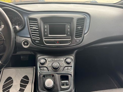 Used 2015 Chrysler 200 S image 11