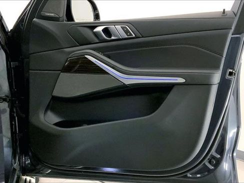 Used 2021 BMW X5 xDrive40i w/ Executive Package image 25