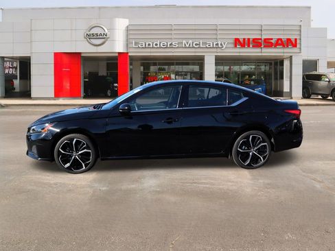 Used 2025 Nissan Altima 2.5 SR image 6