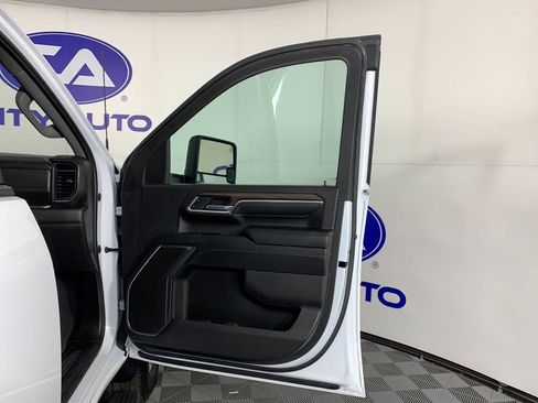 Used 2024 Chevrolet Silverado 2500 LT AWD/4WD image 38