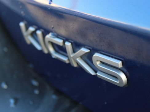 Used 2025 Nissan Kicks SV image 7