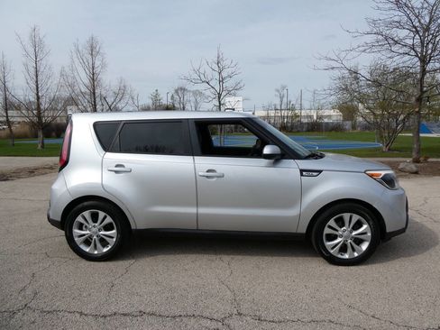Used 2015 Kia Soul + image 4