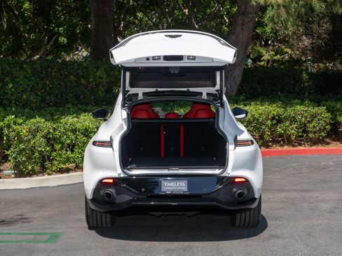 Used 2023 Aston Martin DBX AWD/4WD image 7