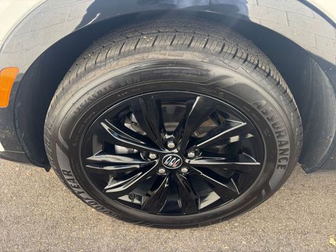 Used 2025 Buick Envista Sport Touring image 30