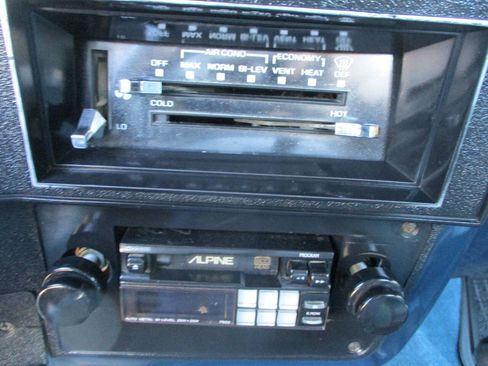 Used 1987 GMC Sierra 1500 4x4 Regular Cab image 22