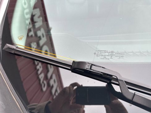 Used 2019 Jeep Cherokee Limited image 4