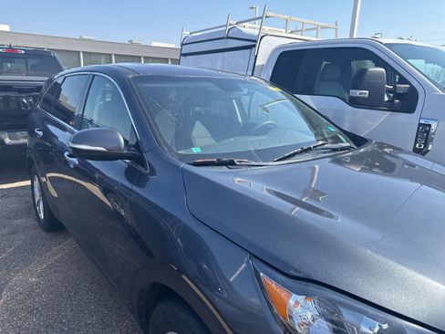 Used 2020 Kia Sorento LX image 7