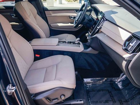 Certified 2026 Volvo XC90 B5 Core AWD/4WD image 18