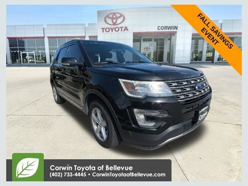 Used 2017 Ford Explorer XLT AWD/4WD image 1