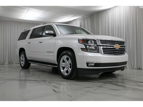 Used 2019 Chevrolet Suburban Premier image 2