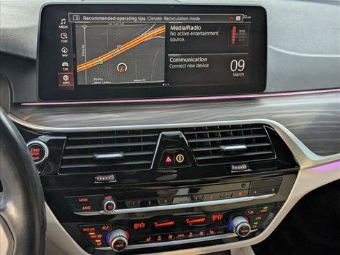 Used 2021 BMW 530i w/ M Sport Package image 15