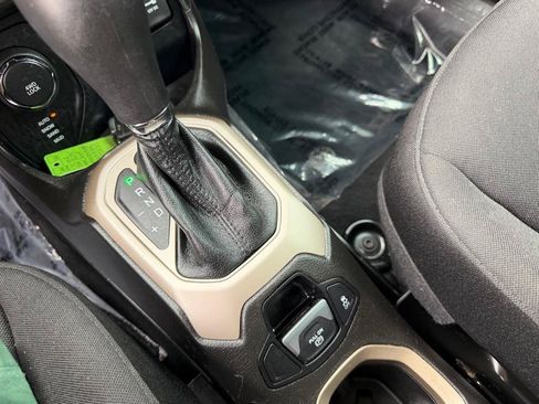 Used 2017 Jeep Renegade Sport w/ Power & Air Group AWD/4WD image 32