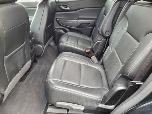 Used 2021 GMC Acadia SLT image 17