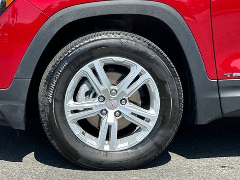 Used 2024 GMC Terrain SLE image 46