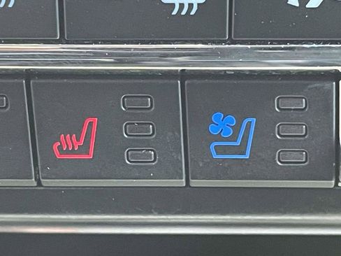 Certified 2022 Ford F150 Raptor w/ Equipment Group 801A High AWD/4WD image 19