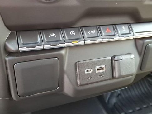 Used 2023 GMC Sierra 1500 Pro w/ Pro Value Package AWD/4WD image 22