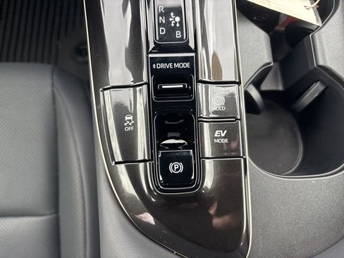 Certified 2026 Toyota Crown XLE image 35