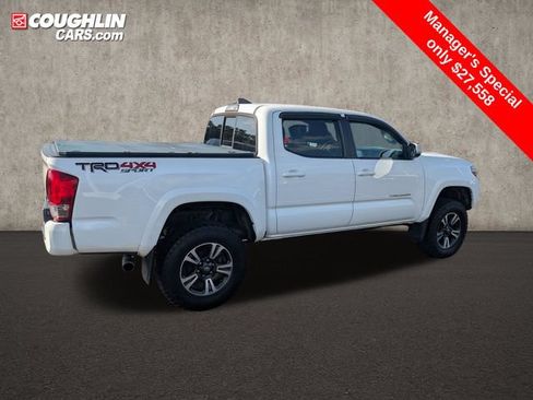 Used 2016 Toyota Tacoma TRD Sport w/ Towing Package AWD/4WD image 8