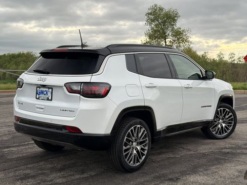 Used 2024 Jeep Compass Limited w/ Elite Group AWD/4WD image 4