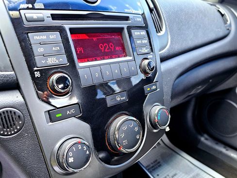 Used 2013 Kia Forte Koup EX image 16