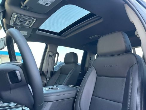 New 2026 GMC Sierra 2500 Denali w/ Denali Reserve Package image 13