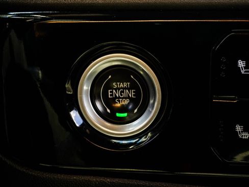 Used 2023 Chevrolet Silverado 1500 LT AWD/4WD image 21