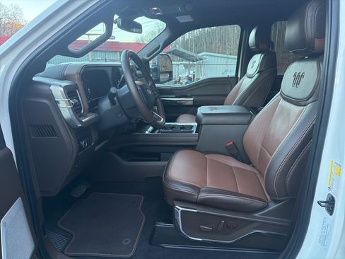 Used 2025 Ford F250 King Ranch w/ Chrome Package image 8