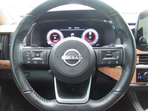 Used 2024 Nissan Pathfinder Platinum w/ Cargo Package AWD/4WD image 24