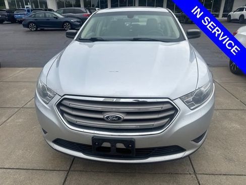 Used 2013 Ford Taurus SE FWD image 2