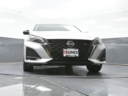 Used 2024 Nissan Altima 2.5 SR image 27