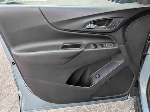 Used 2022 Chevrolet Equinox LT FWD image 11