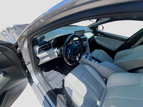 Used 2025 Genesis G70 2.5T RWD image 7