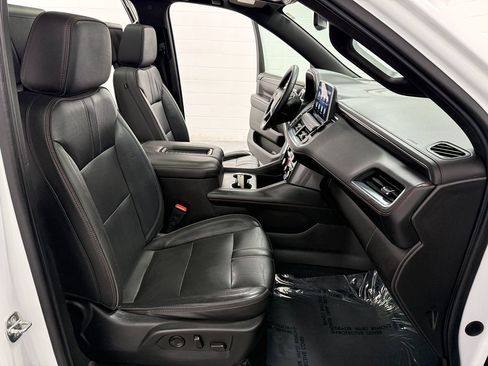 Used 2021 Chevrolet Suburban RST image 18