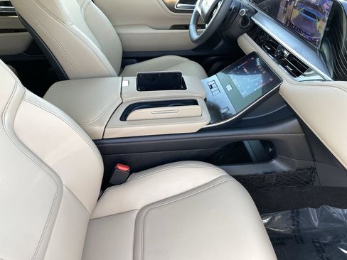 Certified 2026 INFINITI QX80 Pure w/ Cargo Package AWD/4WD image 10