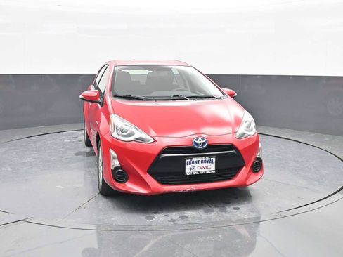 Used 2015 Toyota Prius C Three image 2