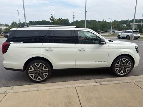 Used 2025 Ford Expedition Platinum w/ Platinum Ultimate Package AWD/4WD image 20