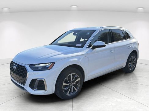 Used 2023 Audi Q5 2.0T Premium Plus w/ Premium Plus Package AWD/4WD image 8