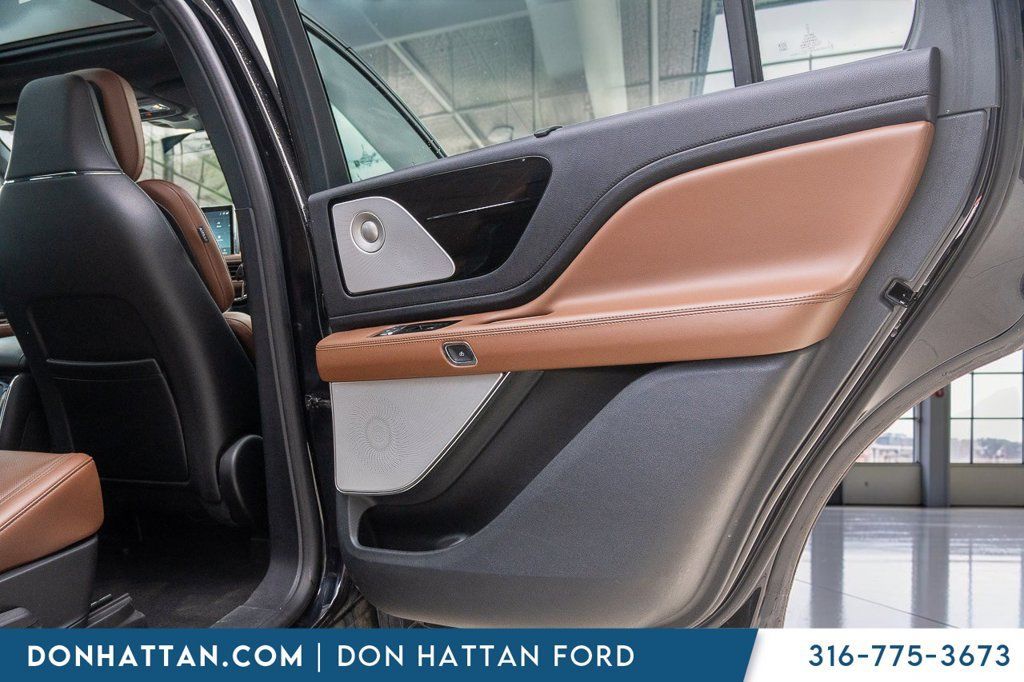 Used 2023 Lincoln Aviator Reserve w/ Equipment Group 201A AWD/4WD image 25