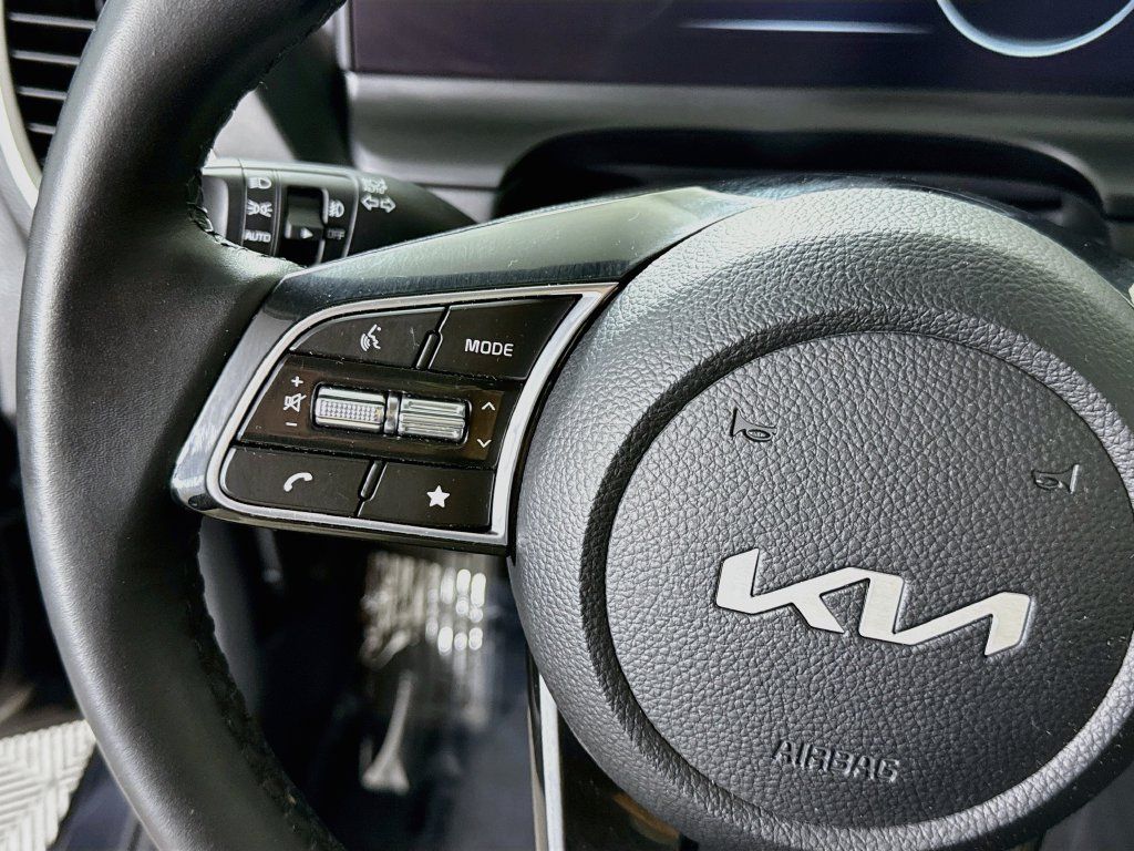 Used 2025 Kia Seltos EX AWD/4WD image 22