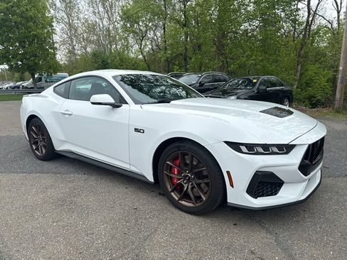 Used 2024 Ford Mustang GT Premium RWD image 4
