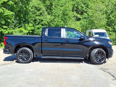Used 2023 Chevrolet Silverado 1500 RST w/ Z71 Off-Road Package AWD/4WD image 3