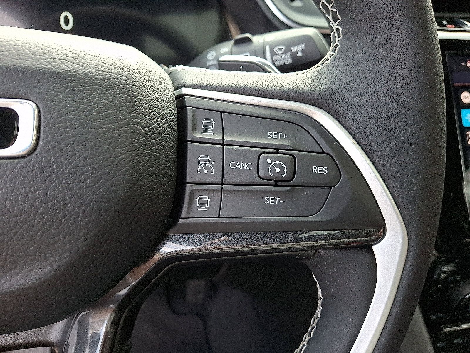 Used 2023 Jeep Grand Cherokee Altitude AWD/4WD image 23