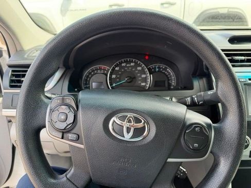 Used 2013 Toyota Camry LE FWD image 10