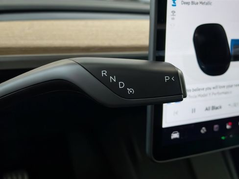 Used 2023 Tesla Model Y Performance AWD/4WD image 13